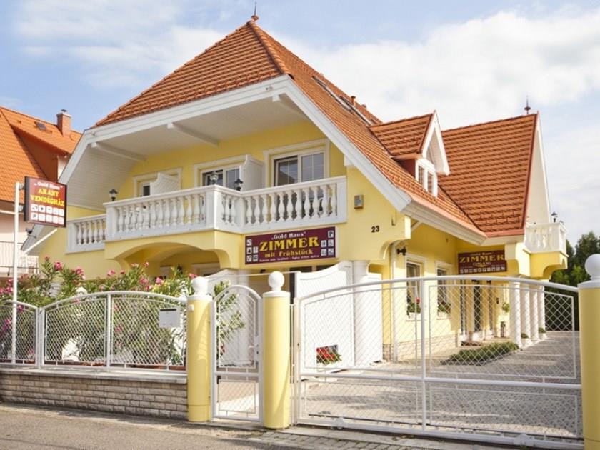 Gold House Pension Bed and Breakfast Balatonfüred Buitenkant foto